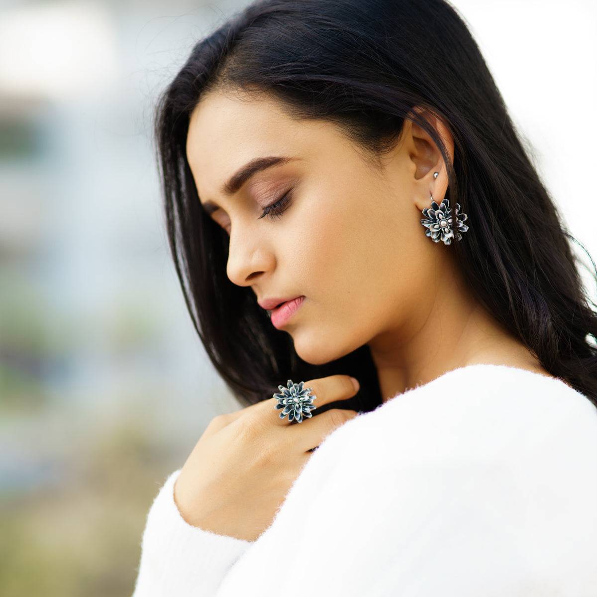 Which earrings are good for a chikankari kurti? - Quora